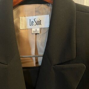 Selling a Cute Suite